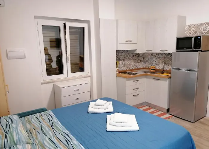 Parco Dei Gerani - Il Monolocale E La Camera - Room And Studio